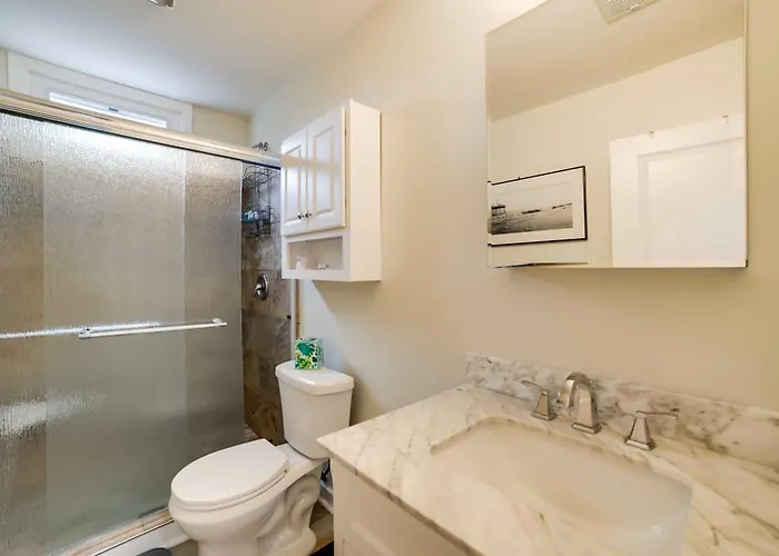 Walk To Walnut St: Pet-friendly Home! Holiday home Pittsburgh