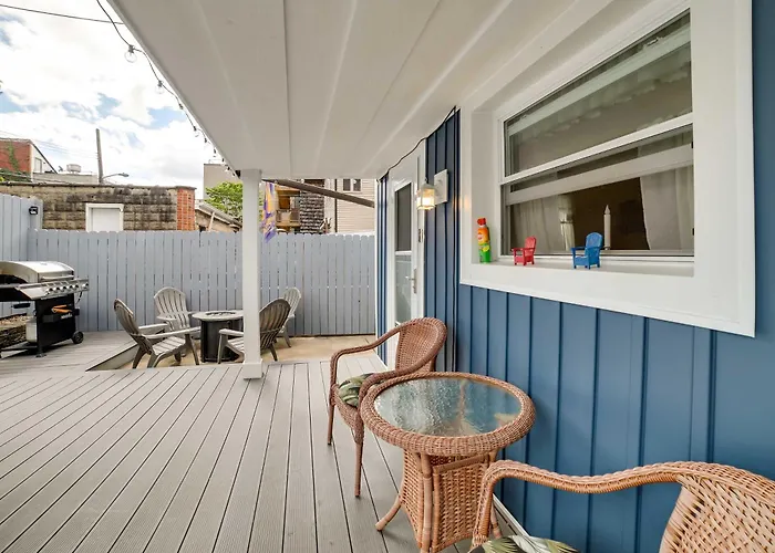 Holiday home Walk To Walnut St: Pet-friendly Home! *