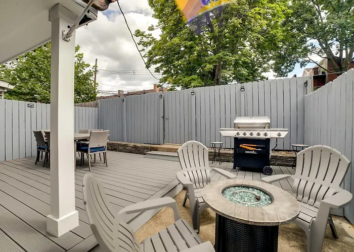 Walk To Walnut St: Pet-friendly Home! Holiday home